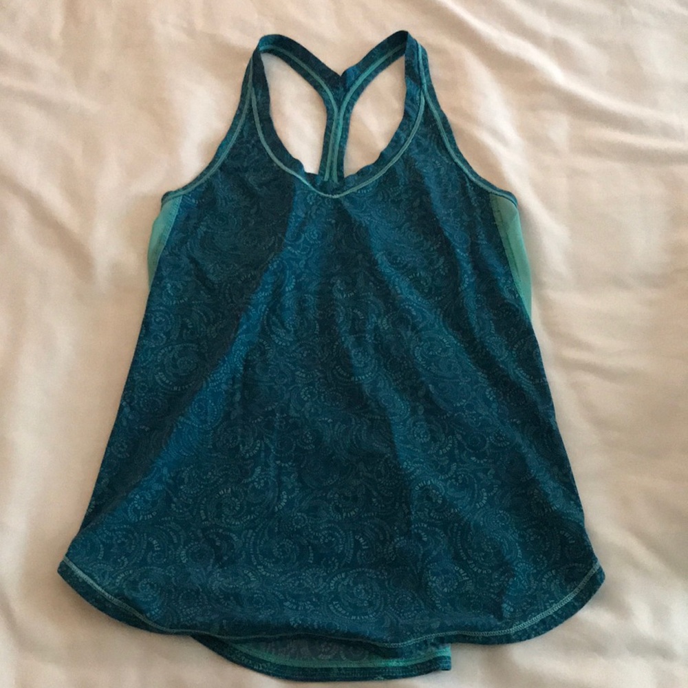 Lululemon word printed racerback tank fits 4,6